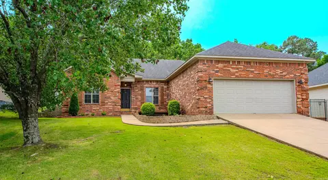 26 Emerald Dr, Maumelle, AR 72113