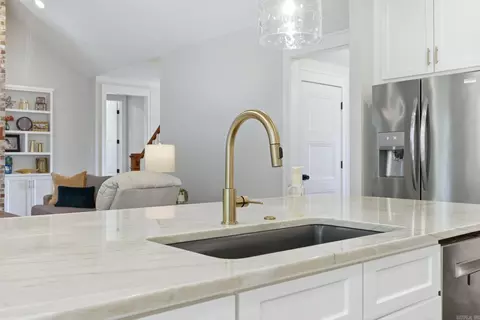 Kitchen - 813 Belle Grove Loop, Benton, AR 72019 photo 2 of 6