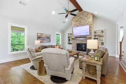 Living - 813 Belle Grove Loop, Benton, AR 72019 photo 6 of 6