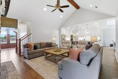 Living - 813 Belle Grove Loop, Benton, AR 72019 photo 1 of 6