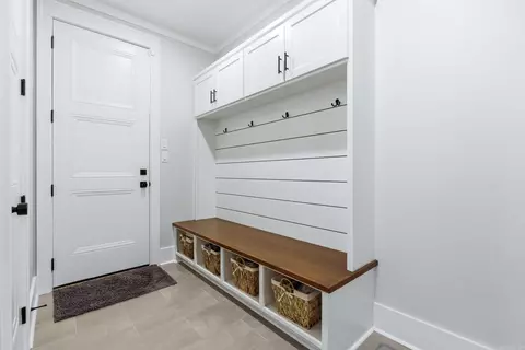 Entry Way - 813 Belle Grove Loop, Benton, AR 72019 photo 2 of 2