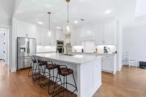 Kitchen - 813 Belle Grove Loop, Benton, AR 72019 photo 6 of 6