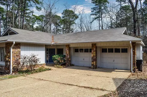 7 Camarzana Ln, Hot Springs Village, AR 71909