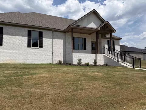 Exterior - 101 Barton St, Beebe, AR 72012 photo 3 of 5