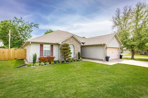 Exterior - 604 Shanie Dr, Beebe, AR 72012 photo 3 of 9
