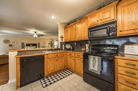 Kitchen - 604 Shanie Dr, Beebe, AR 72012 photo 3 of 3