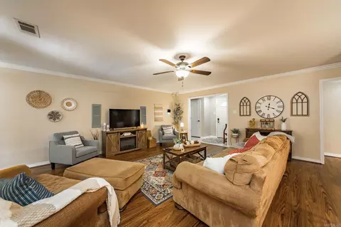 Living - 604 Shanie Dr, Beebe, AR 72012 photo 1 of 2