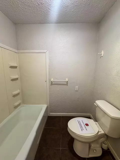 Bath - 20 Diane Ave, Ash Flat, AR 72513 photo 2 of 2