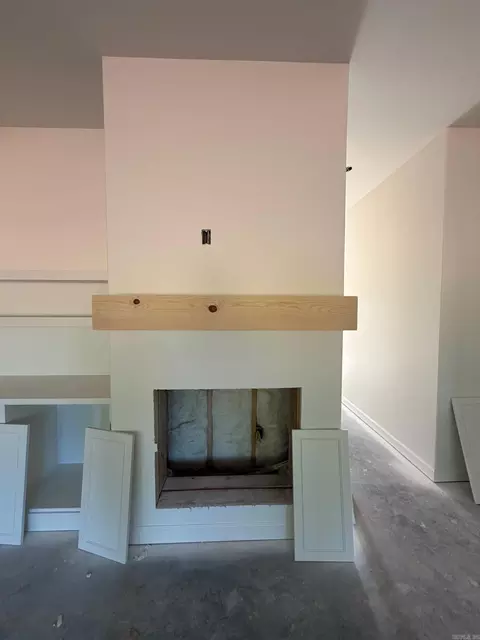Living - 102 Fitzgerald Dr, Benton, AR 72015 photo 1 of 1