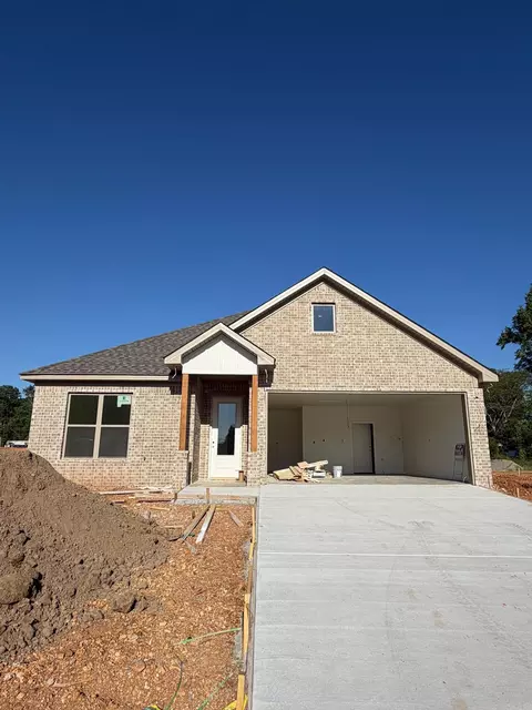 102 Fitzgerald Dr, Benton, AR 72015