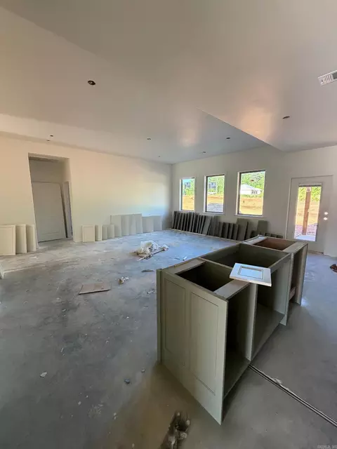 Kitchen - 102 Fitzgerald Dr, Benton, AR 72015 photo 1 of 1