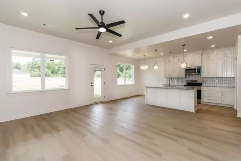 Living - 108 Fitzgerald Dr, Benton, AR 72015 photo 1 of 3
