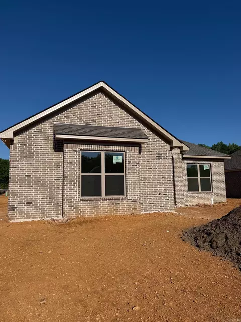 110 Fitzgerald Dr, Benton, AR 72015