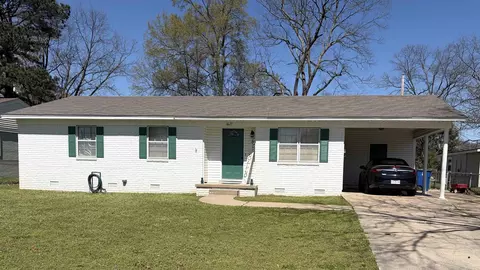 6625 Stonehedge Rd, North Little Rock, AR 72117