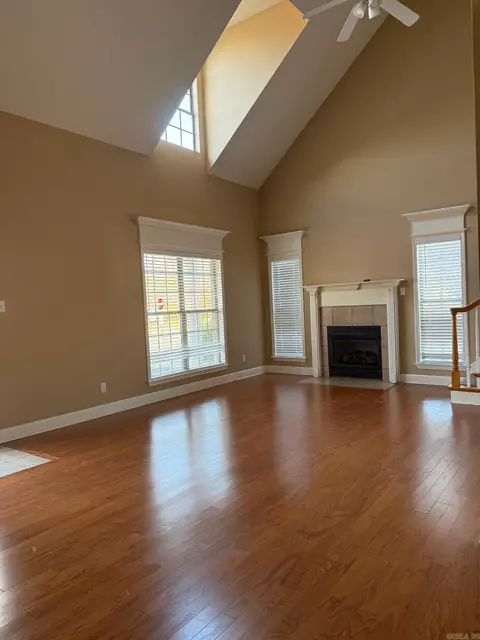 Living - 3805 Irby Dr, Conway, AR 72034 photo 3 of 4