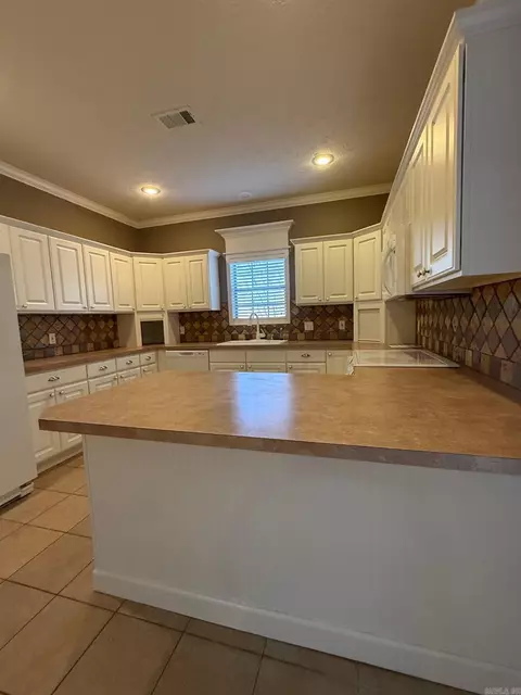 Kitchen - 3805 Irby Dr, Conway, AR 72034 photo 1 of 1