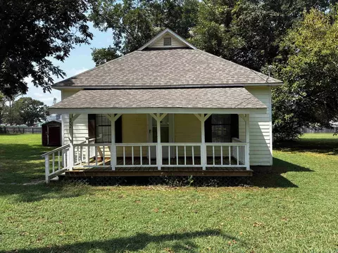 Exterior - 302 Spring St, Beebe, AR 72012 photo 4 of 6