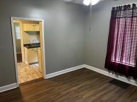 Living - 302 Spring St, Beebe, AR 72012 photo 2 of 3