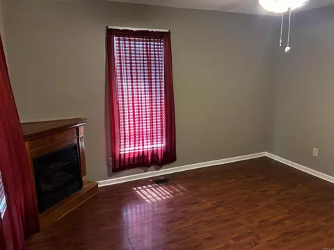 Living - 302 Spring St, Beebe, AR 72012 photo 1 of 3
