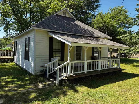 302 Spring St, Beebe, AR 72012