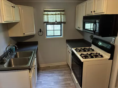 Kitchen - 302 Spring St, Beebe, AR 72012 photo 1 of 2