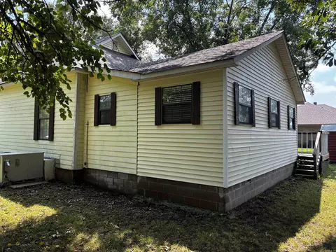 Exterior - 302 Spring St, Beebe, AR 72012 photo 2 of 6