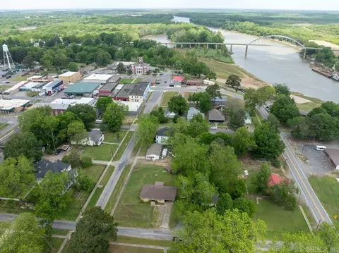 View/Area - 110 W Curran St, Des Arc, AR 72040 photo 6 of 8