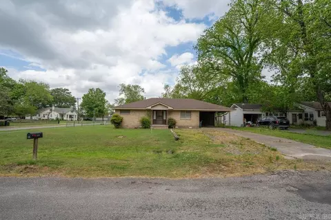 Exterior - 110 W Curran St, Des Arc, AR 72040 photo 3 of 11