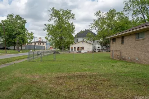 Exterior - 110 W Curran St, Des Arc, AR 72040 photo 10 of 11