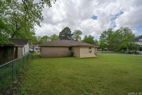 Exterior - 110 W Curran St, Des Arc, AR 72040 photo 7 of 11