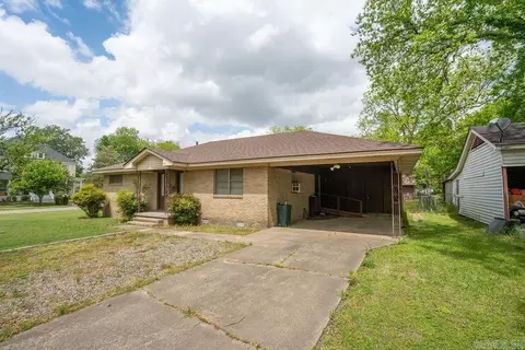 Exterior - 110 W Curran St, Des Arc, AR 72040 photo 4 of 11