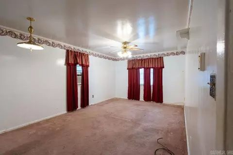 Living - 110 W Curran St, Des Arc, AR 72040 photo 4 of 4