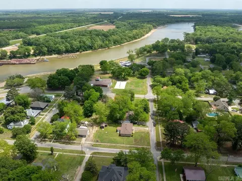 View/Area - 110 W Curran St, Des Arc, AR 72040 photo 2 of 8