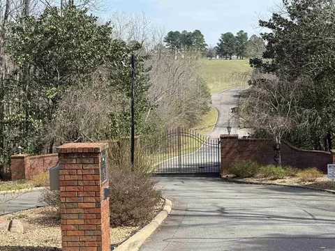 575 Mustang Dr, Clinton, AR 72031