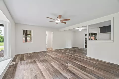 Living - 101 Martin Cir, Fort Smith, AR 72908 photo 1 of 6