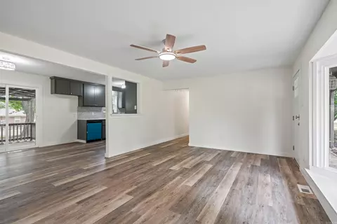 Living - 101 Martin Cir, Fort Smith, AR 72908 photo 3 of 6