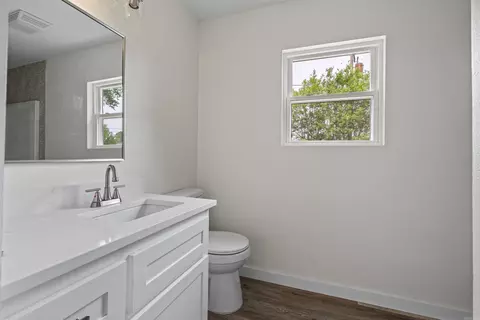 Bath - 101 Martin Cir, Fort Smith, AR 72908 photo 3 of 4