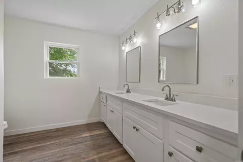 Bath - 101 Martin Cir, Fort Smith, AR 72908 photo 1 of 4