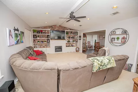 Living - 70 Moore Cir, Rison, AR 71665 photo 2 of 4