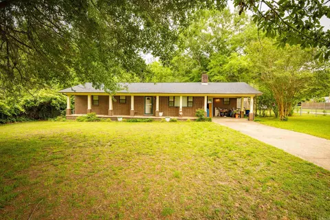 201 Honeysuckle Ln, Cabot, AR 72023
