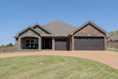 2112 Lakeshore Dr, Heber Springs, AR 72543