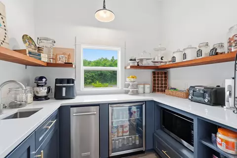 Kitchen - 4885 Edgewood Park, Conway, AR 72034 photo 8 of 8