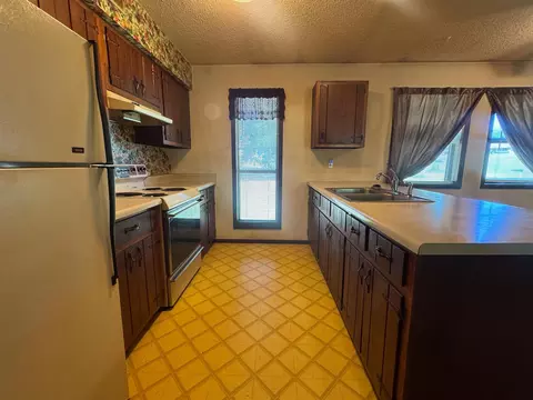 Kitchen - 153 Sara Cir, Ash Flat, AR 72513 photo 1 of 2
