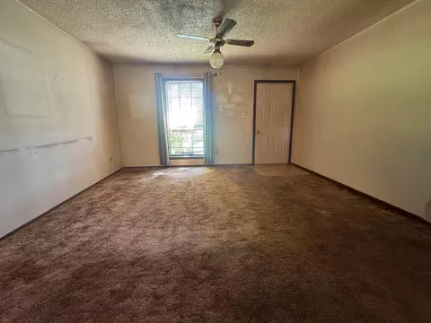 Living - 153 Sara Cir, Ash Flat, AR 72513 photo 1 of 2