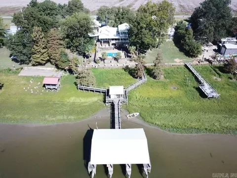 277 Lake Hall Rd, Lake Village, AR 71653