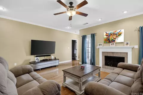 4458 S Aaronfield Cir, Benton, AR 72015 photo 8