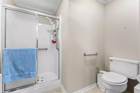 Bath - 2910 E Moore Apt 115 Ave #115, Searcy, AR 72143 photo 2 of 2