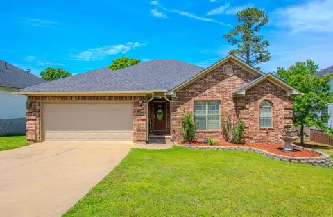37 Emerald Dr, Maumelle, AR 72113