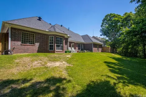 Exterior - 1425 River Pointe Ct, Benton, AR 72019 photo 6 of 10