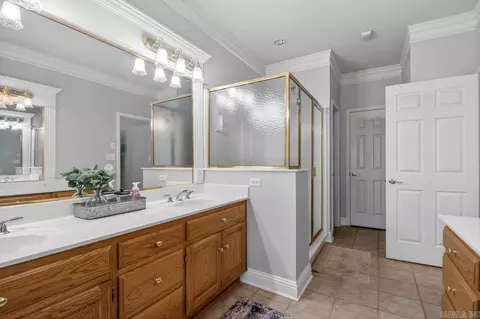 Bath - 1425 River Pointe Ct, Benton, AR 72019 photo 5 of 5